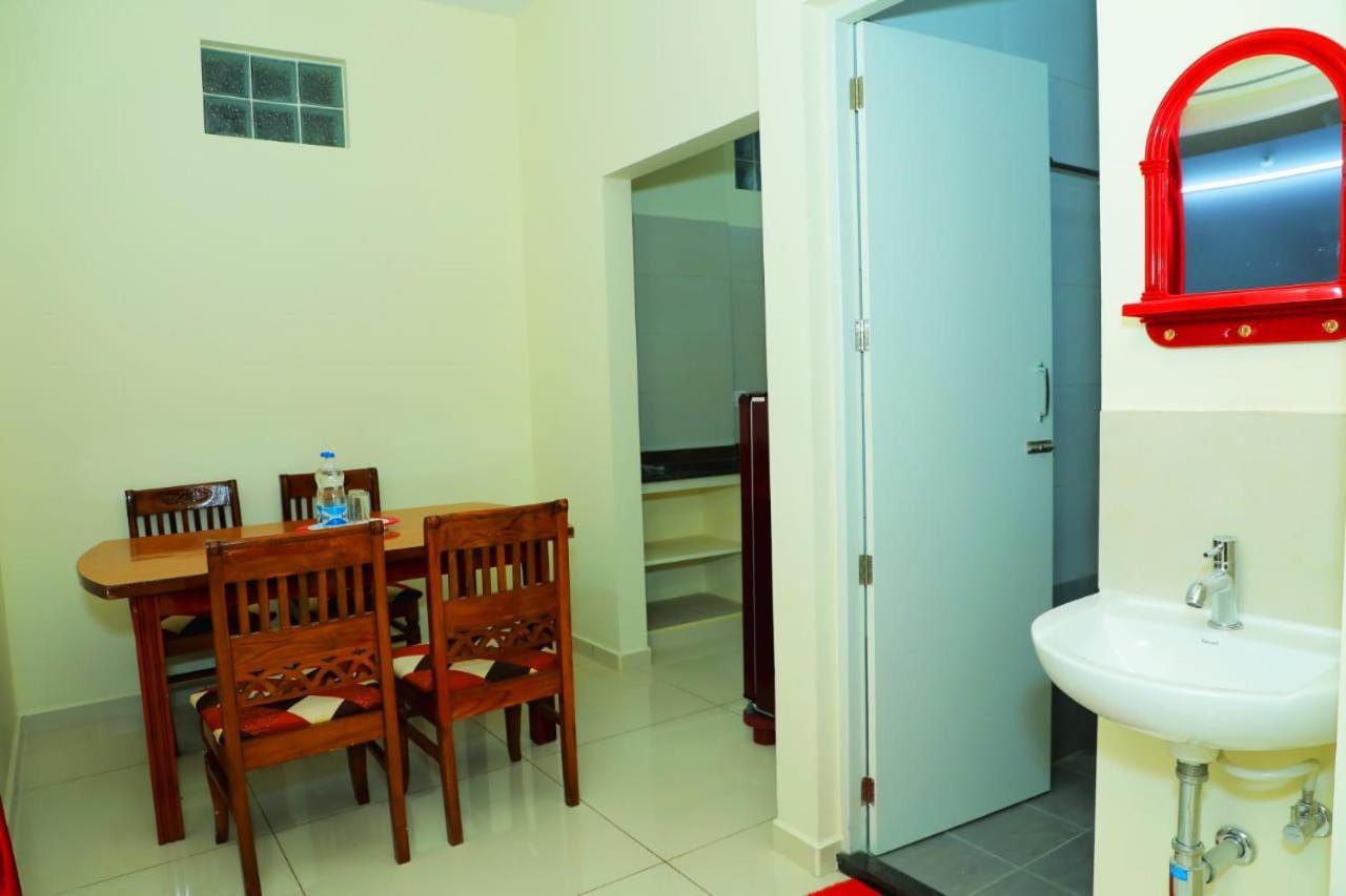 Lia'S Homestay 蓬蒂切里 外观 照片