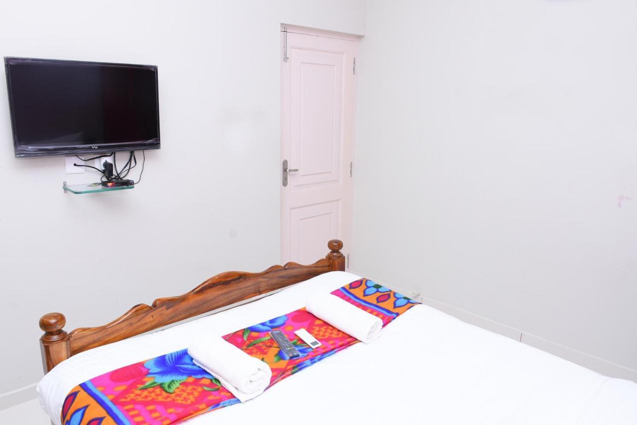 Lia'S Homestay 蓬蒂切里 外观 照片